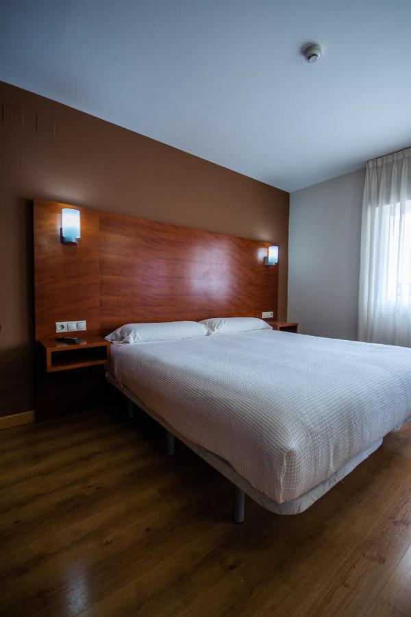 Pension Viella Asturias オビエド エクステリア 写真