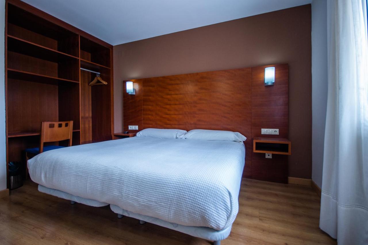 Pension Viella Asturias オビエド エクステリア 写真