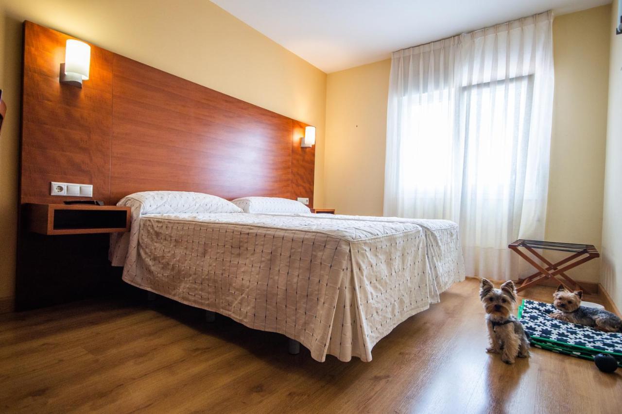 Pension Viella Asturias オビエド エクステリア 写真